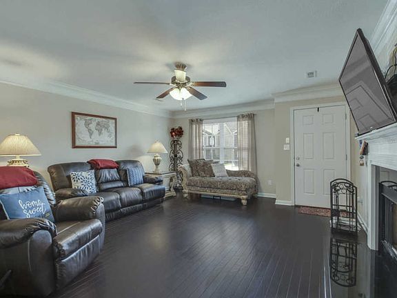 4th image of 8313 Cureton Park Ln