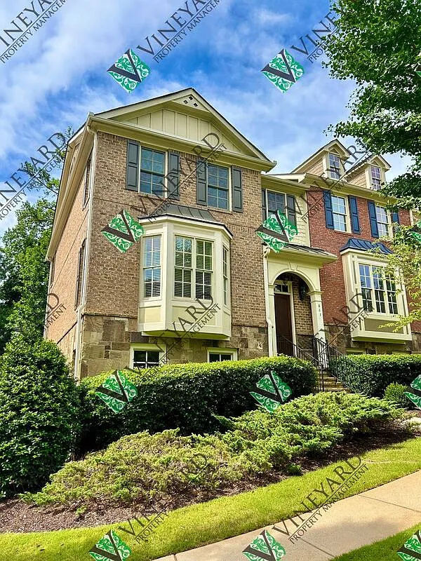 4 bed, 3.5 bath, 2692 sqft, $2,950 — Photo 1