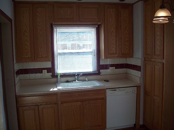 5th image of 1469 New York Ave