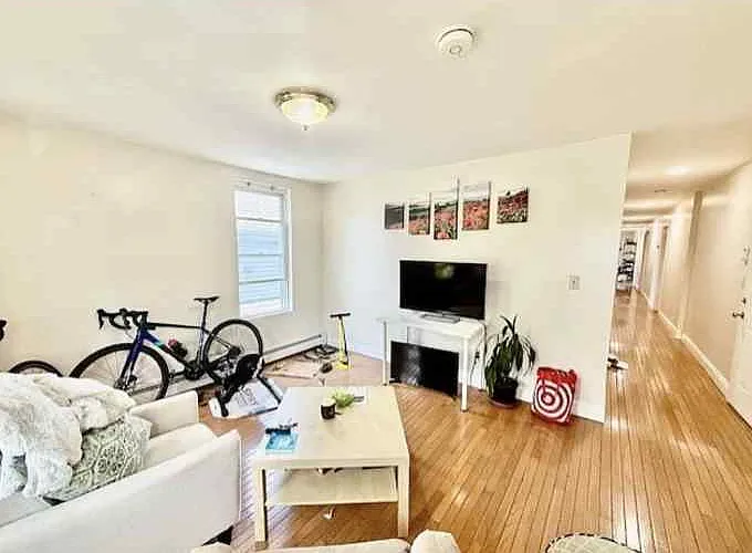 279 Pearl St #3R — Photo 10
