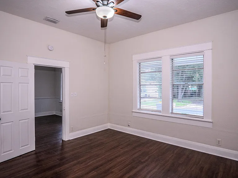 2413 Marconi St — Photo 13