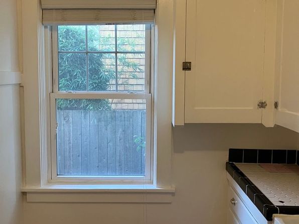 2129 SE 10th Ave APT 4