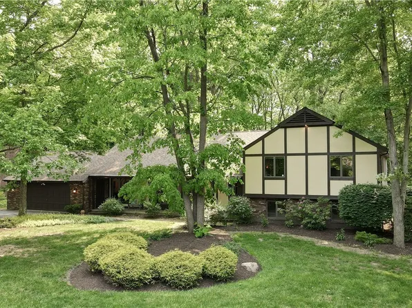 376 Cherry Hill Ln, Cortland, OH 44410