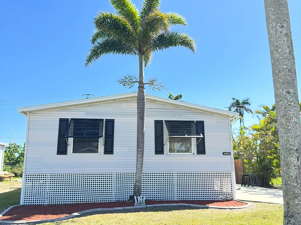 13025 Point Breeze Dr