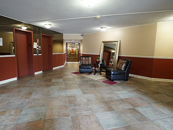 4th image of 140 W Wood St Unit 211