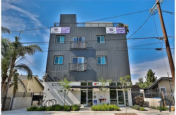 Building Photo - 1073 W Exposition Blvd #206