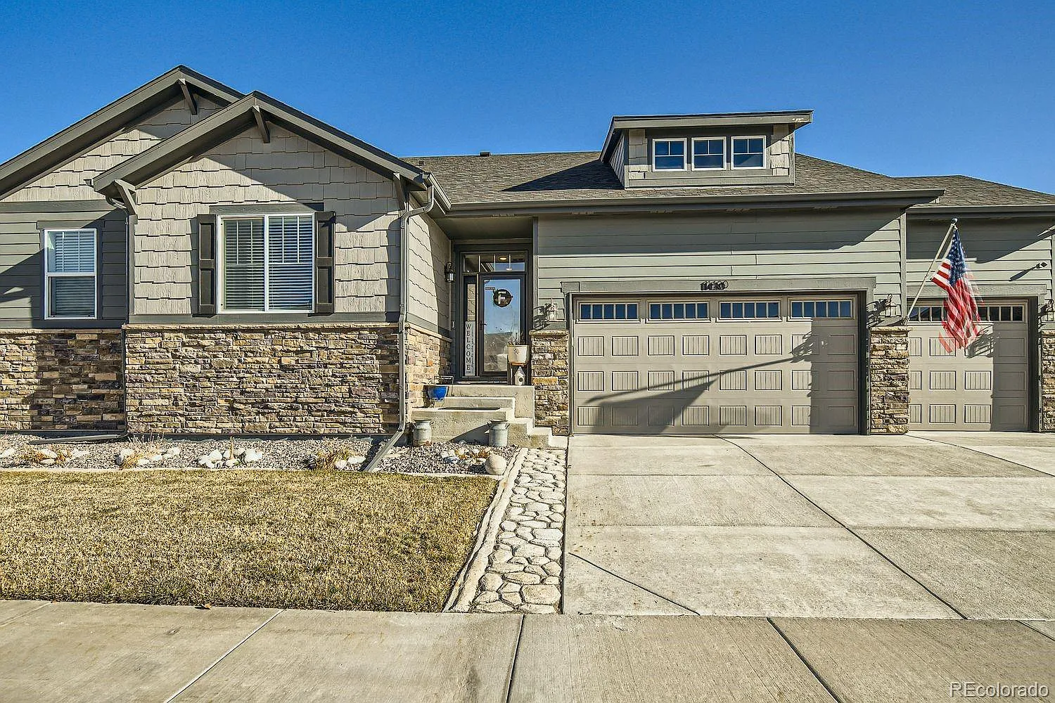 3 bed, 2.0 bath, 2186 sqft, $3,300 — Photo 3