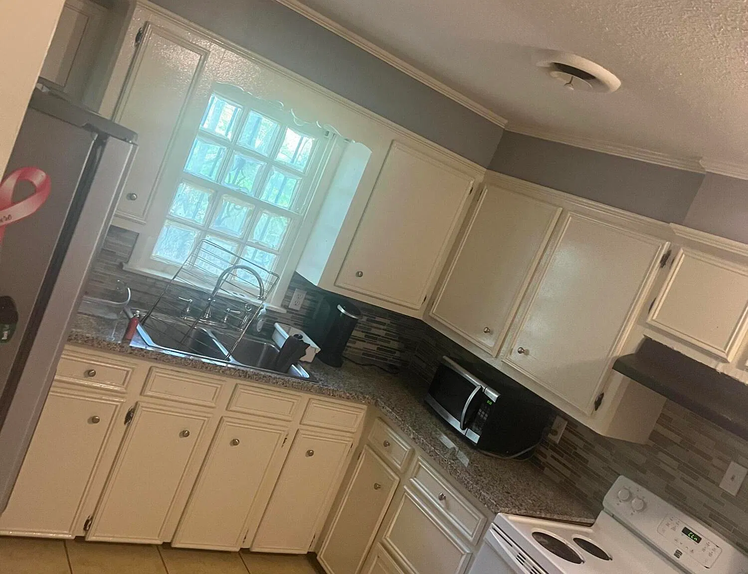 3 bed, 1.0 bath, 1246 sqft, $1,000 — Photo 3