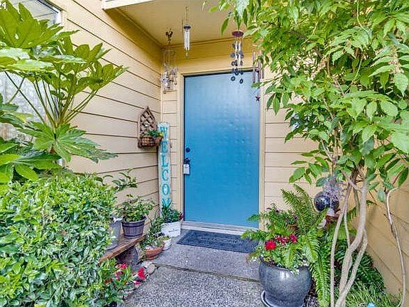 3rd image of 4421 NE Plains Way APT 68