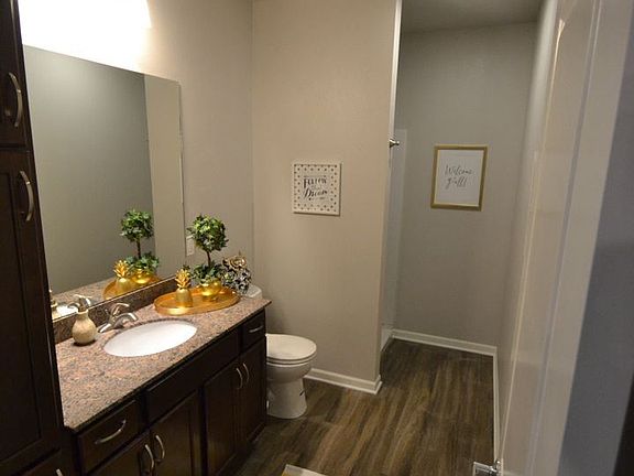 4th image of 301 S 4th St Unit 205