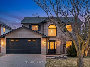 2197 Oakridge Cres, Burlington, ON L7M 4C8