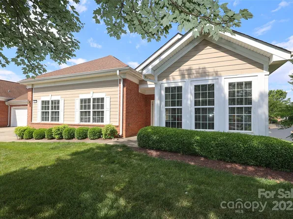 2114 N Castle Ct, Matthews, NC 28105