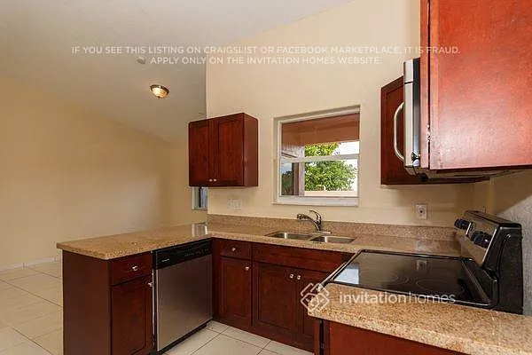 8723 NW 142nd Ln — Photo 6