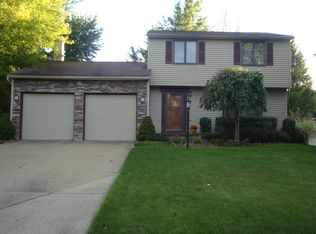 802 Glencairn Ln, Brunswick, OH 44212