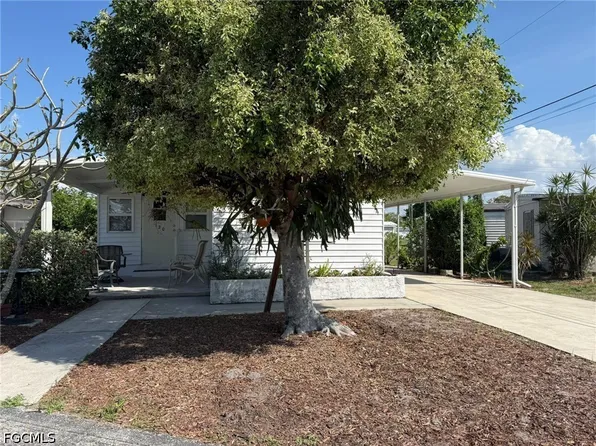 120 Lantern Pl, North Fort Myers, FL 33917