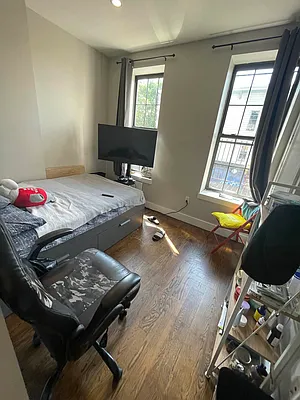 Rented by Delmark Realty LLC | media 20