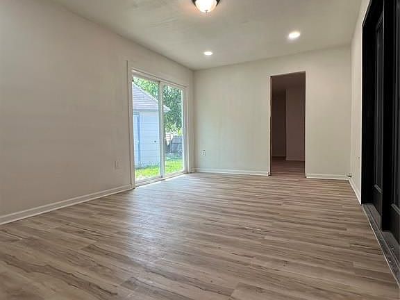 4th image of 6009 Glen Meadow Dr