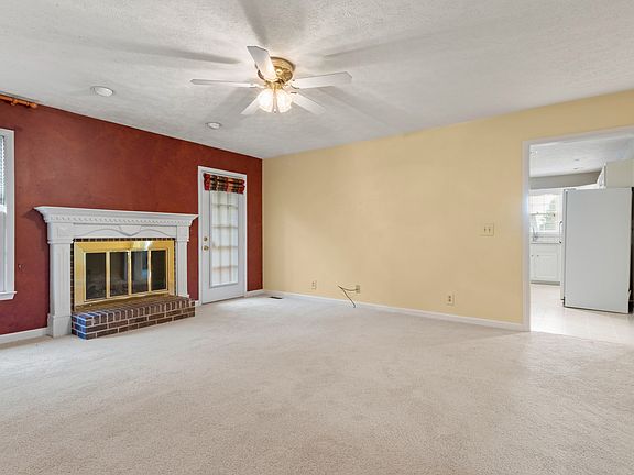 5th image of 102 Saint Michaels Ln