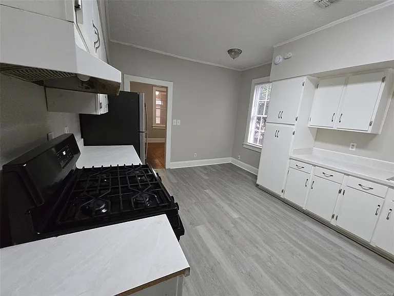 3256 Montezuma Rd — Photo 6