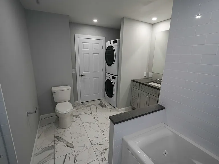 92 Burwood Ave #2 — Photo 6