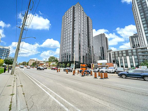5th image of 145 Columbia St W #601
