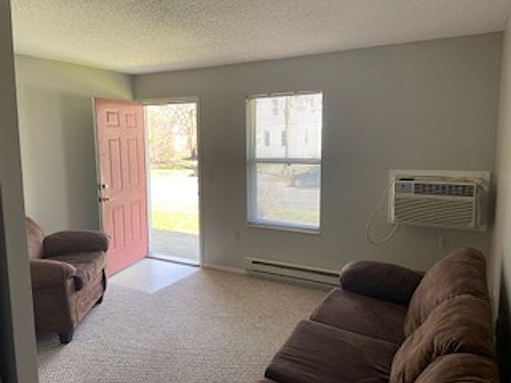 5th image of 201 S Grove St #640