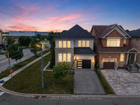 2561 Grand Oak Trl, Oakville, ON L6M 0R4