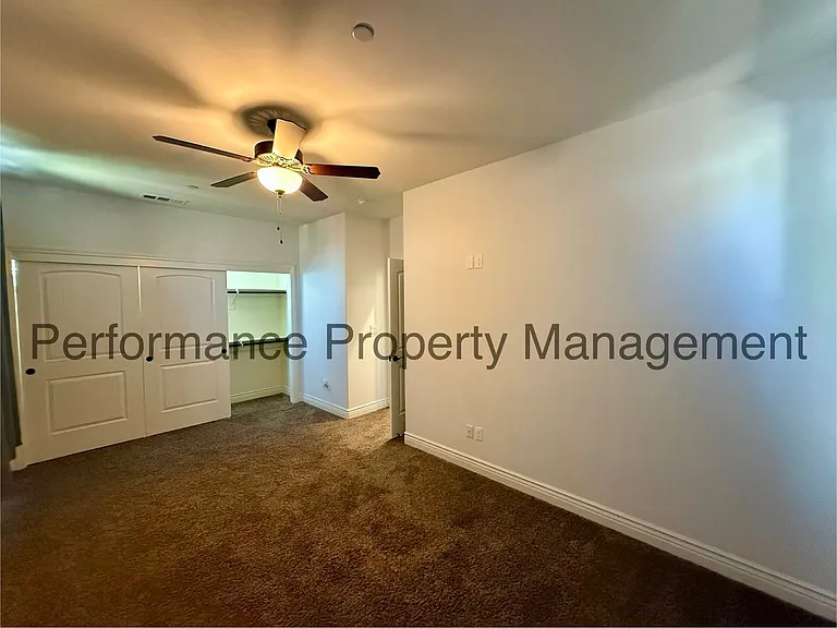 10400 Garden View Ln — Photo 11