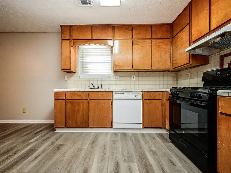 4255 Loveless Pl — Photo 4