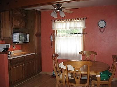 Eat in area of kitchen