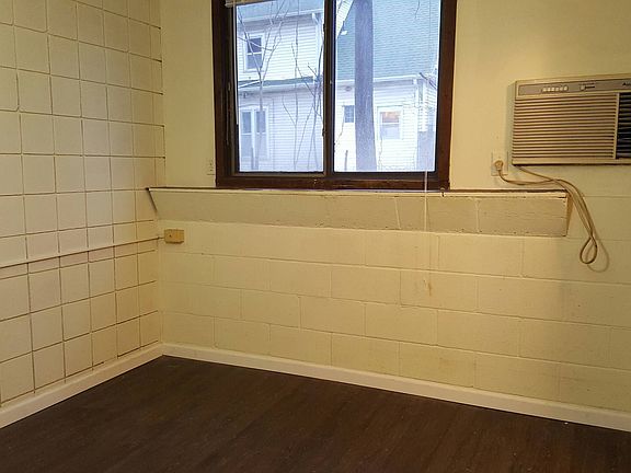 4th image of 877 N 26th St APT 107