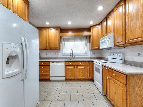 4th image of 8405 Kentucky Ave