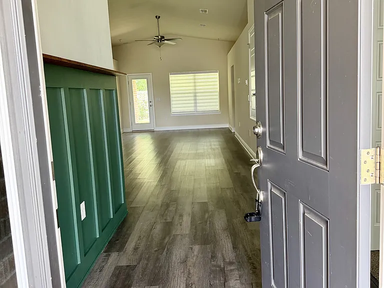 5049 Quarter Deck St — Photo 3