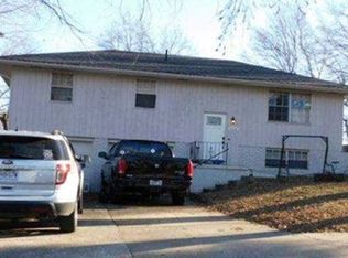 304 SW Stoney Brook Ln, Blue Springs, MO 64014