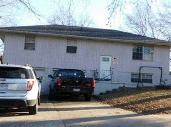 304 SW Stoney Brook Ln, Blue Springs, MO 64014