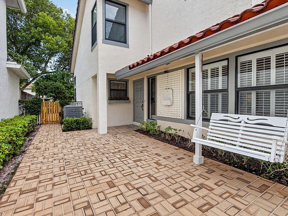 3rd image of 5576 Fox Hollow Drive
