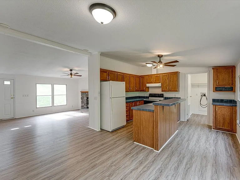 10708 Canyon Cir — Photo 12