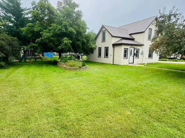 207 Lake Ave S, Paynesville, MN 56362