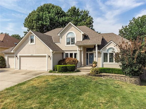 2nd image of 2413 SW Emerald Creek Pl