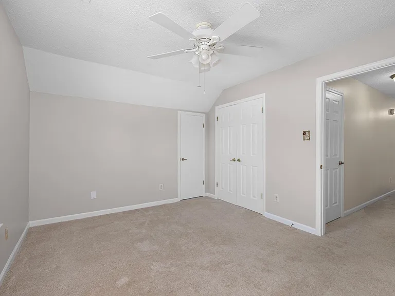 3075 Stonecrest Cir — Photo 34