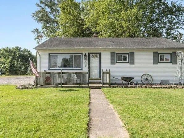 15517 Heide St, Brownstown, MI 48173