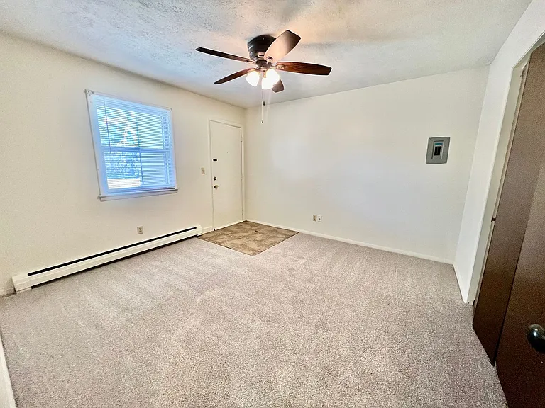 102 College Park — Photo 6