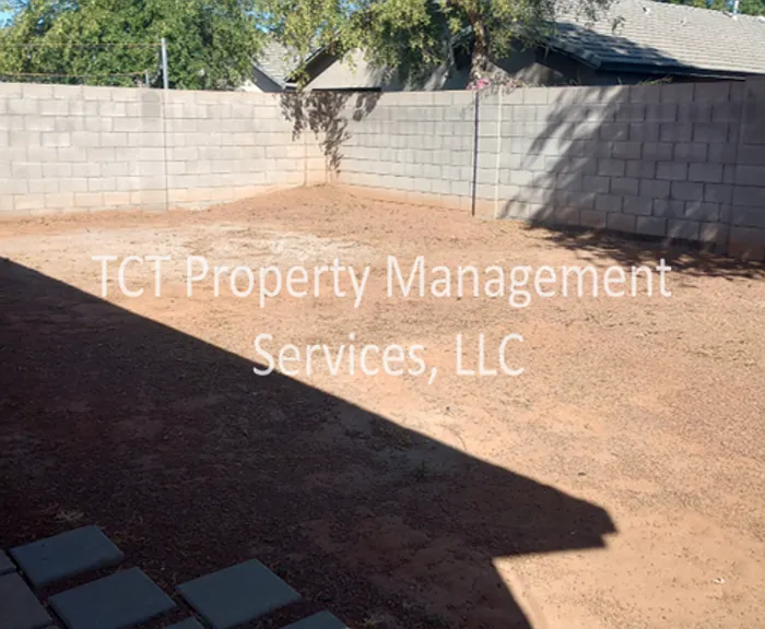 11622 W Washington St — Photo 9