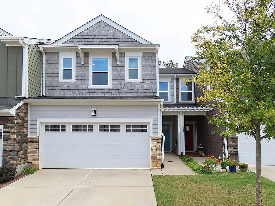 3 bed, 2.5 bath, 1751 sqft, $2,200 — Photo 1