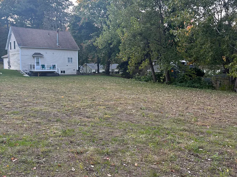 59 Maple Ave #A — Photo 2