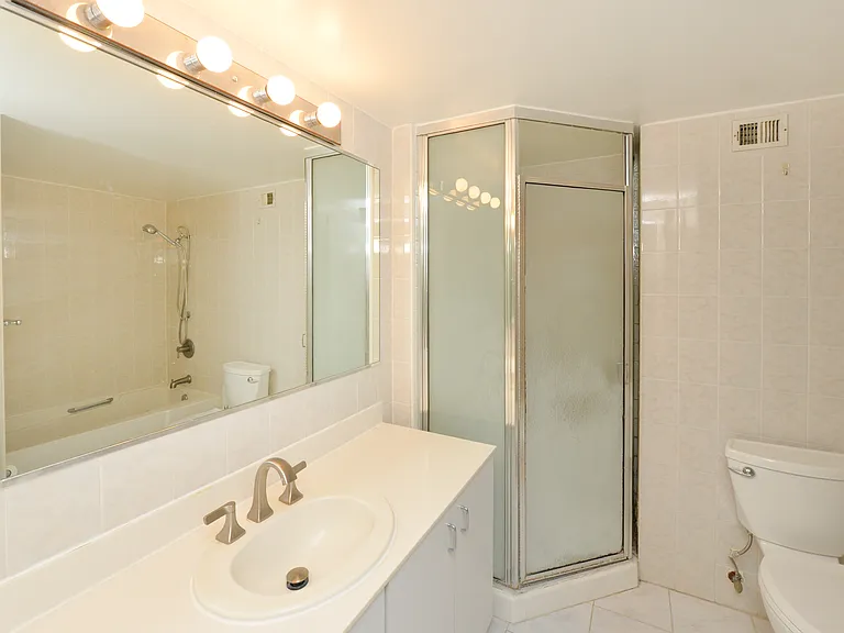1077 River Rd #Penthouse 6 — Photo 11