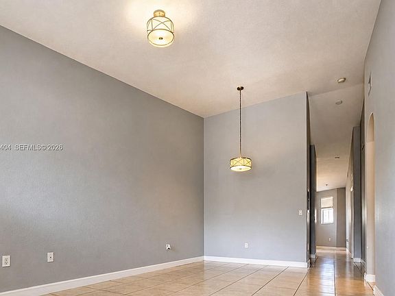 3rd image of 2908 SE 17th Ave Unit 202