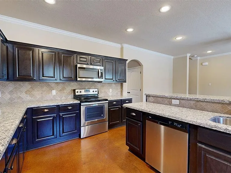 3009 Towers Pkwy — Photo 7