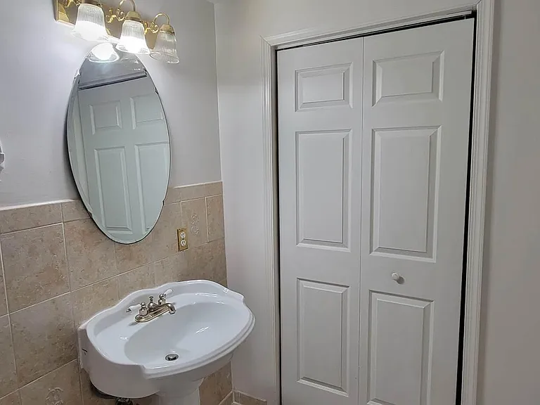 17680 Avenel Ln #BASEMENT — Photo 25