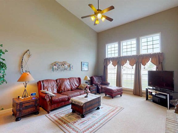 3rd image of 3939 Regal Valley Dr